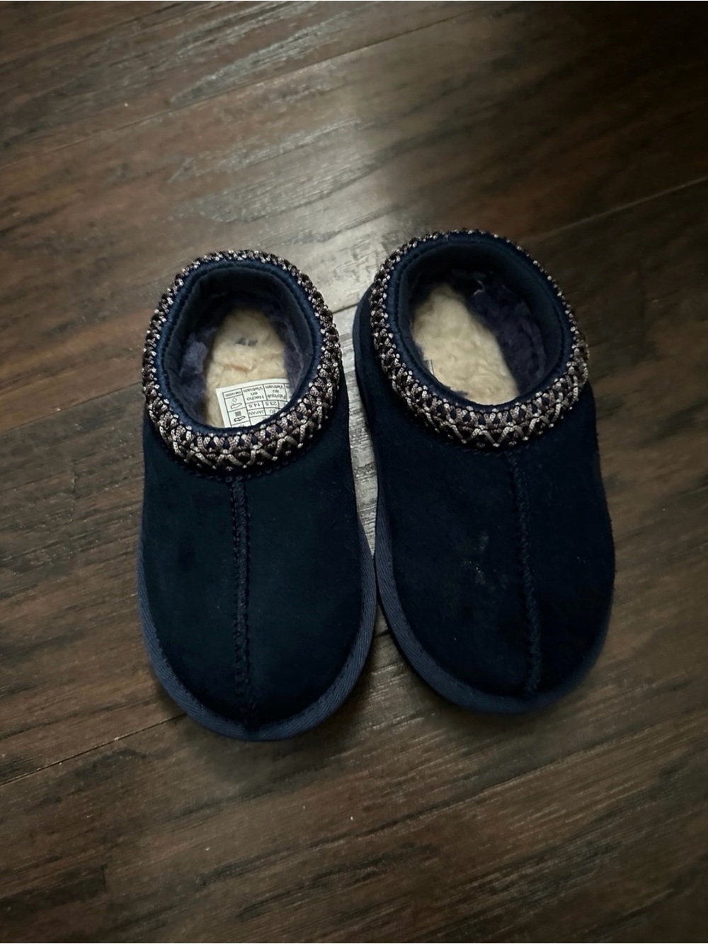 Ugg Tasman II size 7 toddler